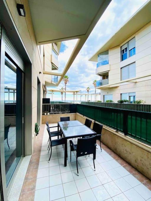 Stylish Apartment With Terrace On The Beachfrom Валенсия Екстериор снимка