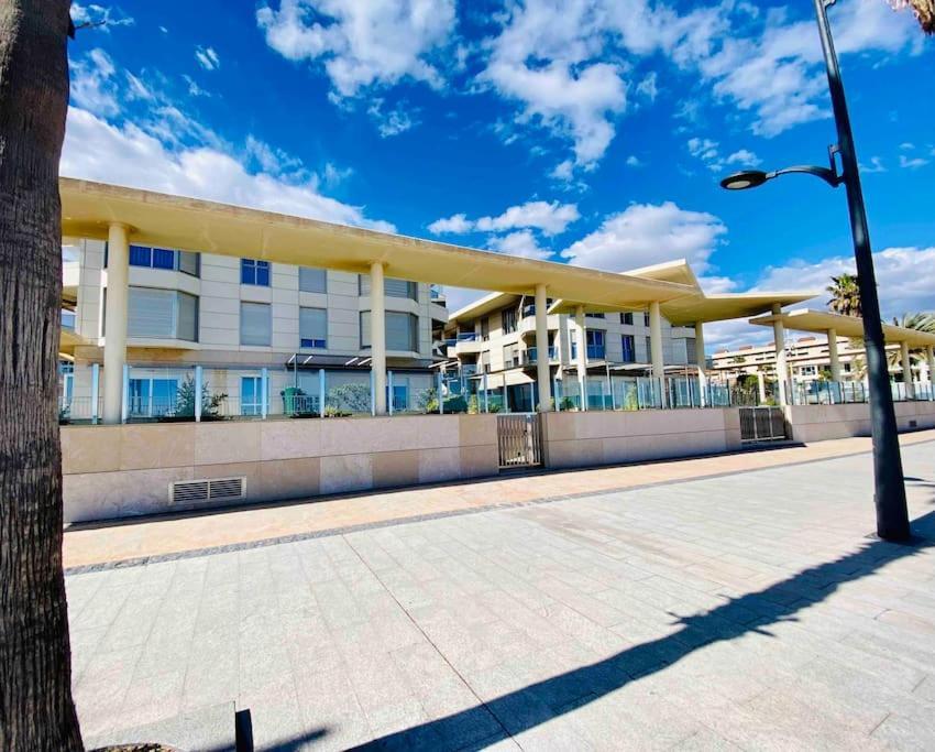 Stylish Apartment With Terrace On The Beachfrom Валенсия Екстериор снимка