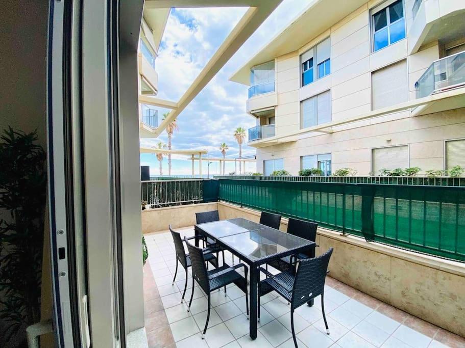 Stylish Apartment With Terrace On The Beachfrom Валенсия Екстериор снимка