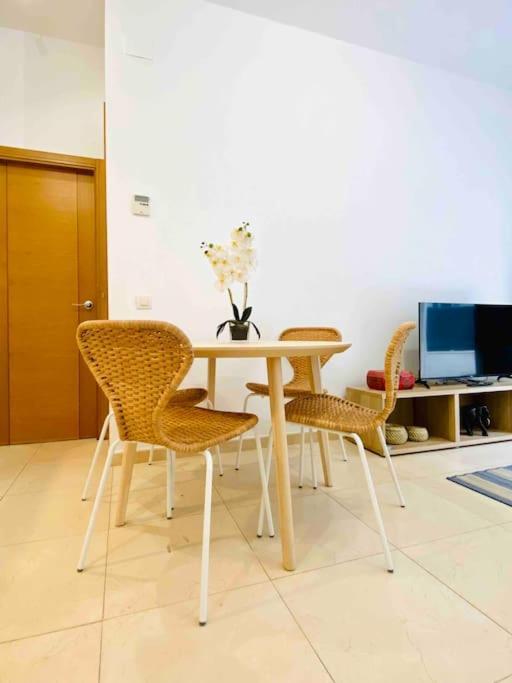 Stylish Apartment With Terrace On The Beachfrom Валенсия Екстериор снимка