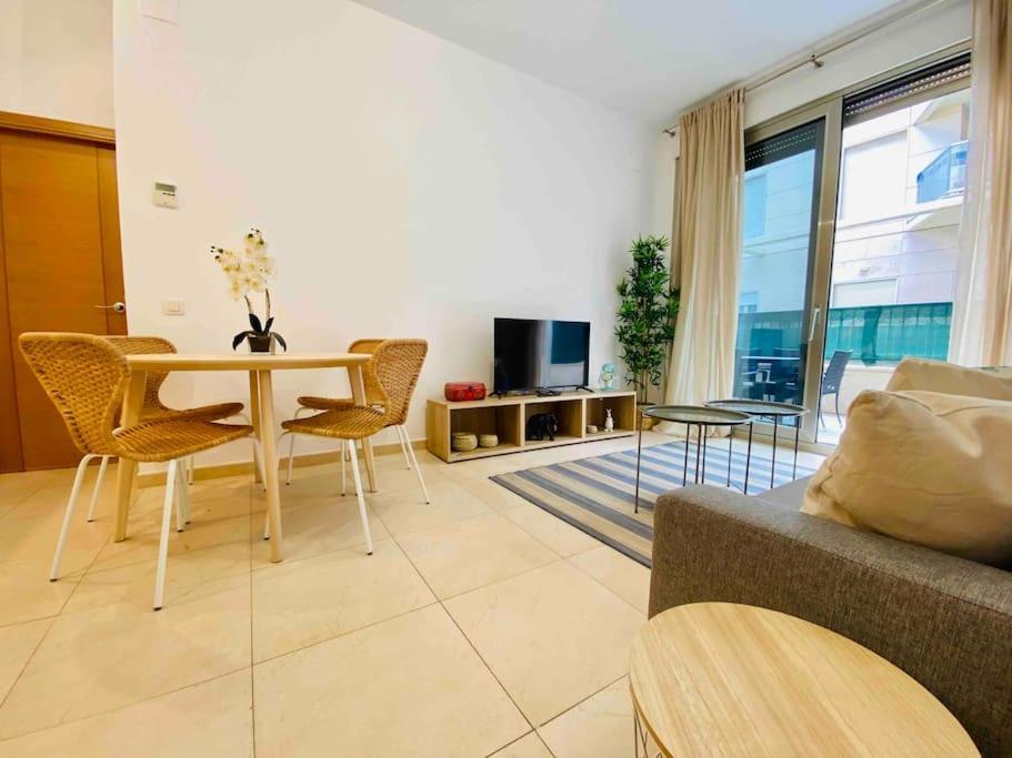 Stylish Apartment With Terrace On The Beachfrom Валенсия Екстериор снимка